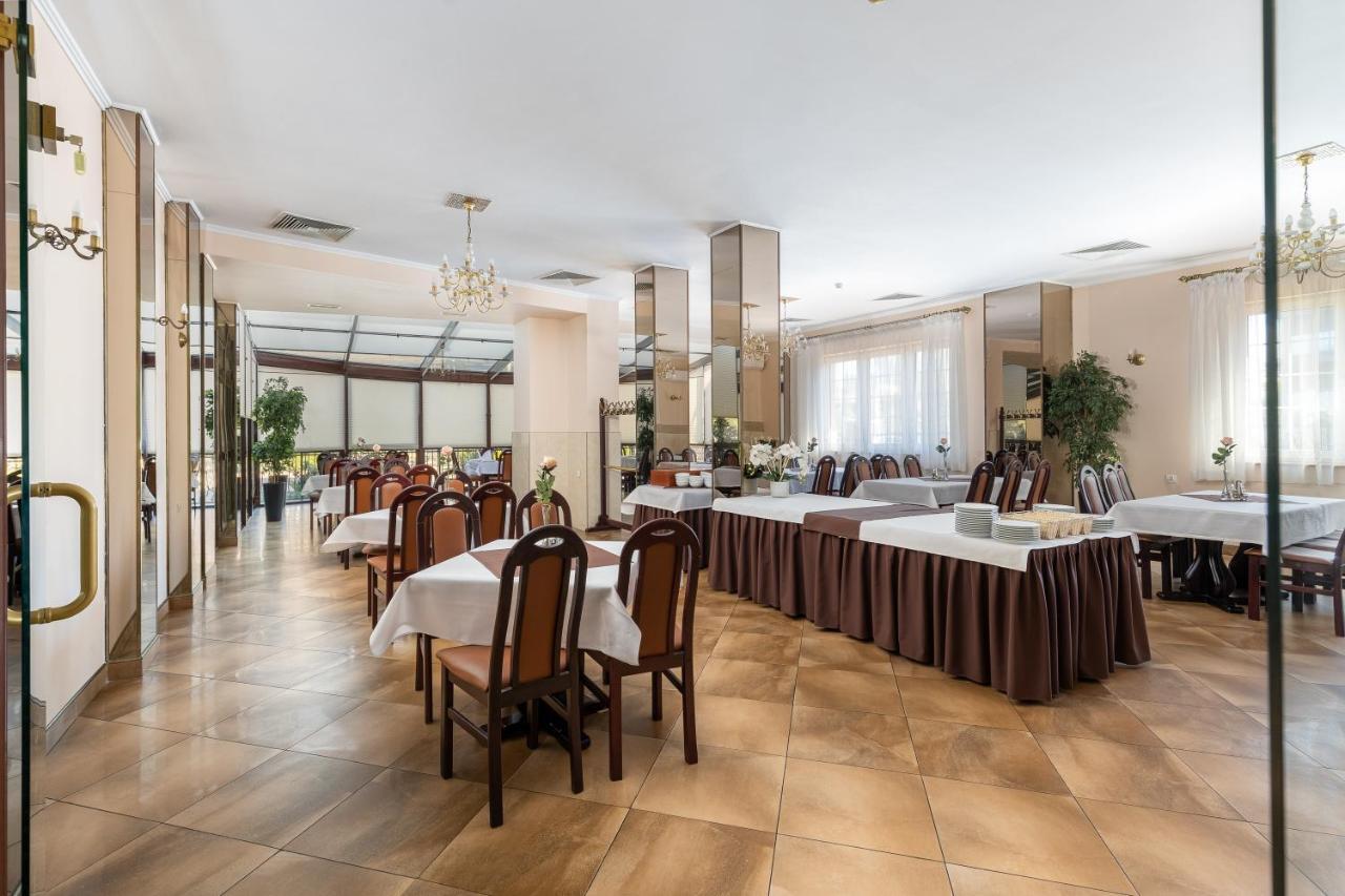 Hotel Ruczaj คราคูฟ ภายนอก รูปภาพ