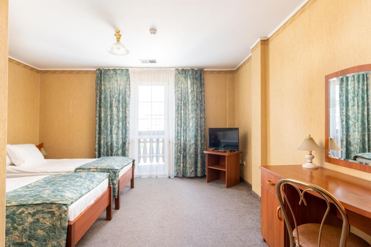 Hotel Ruczaj คราคูฟ ภายนอก รูปภาพ