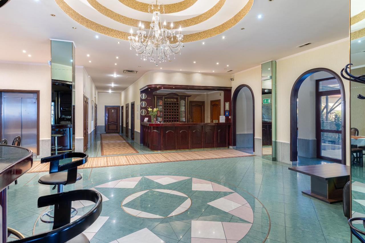 Hotel Ruczaj คราคูฟ ภายนอก รูปภาพ
